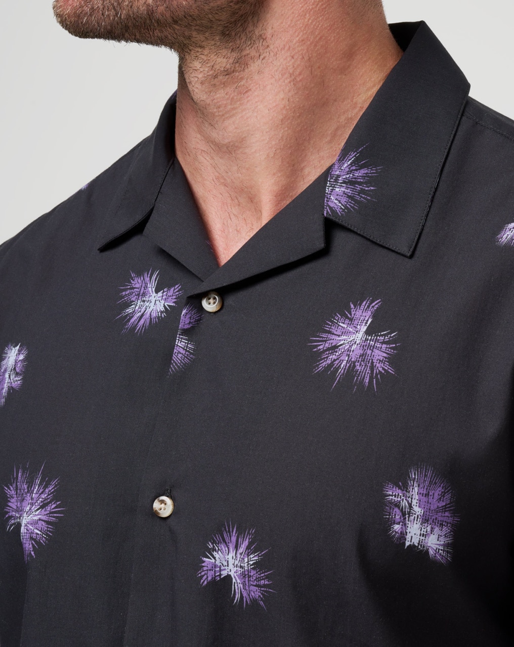 CASINO HOLIDAY BUTTON-UP 3