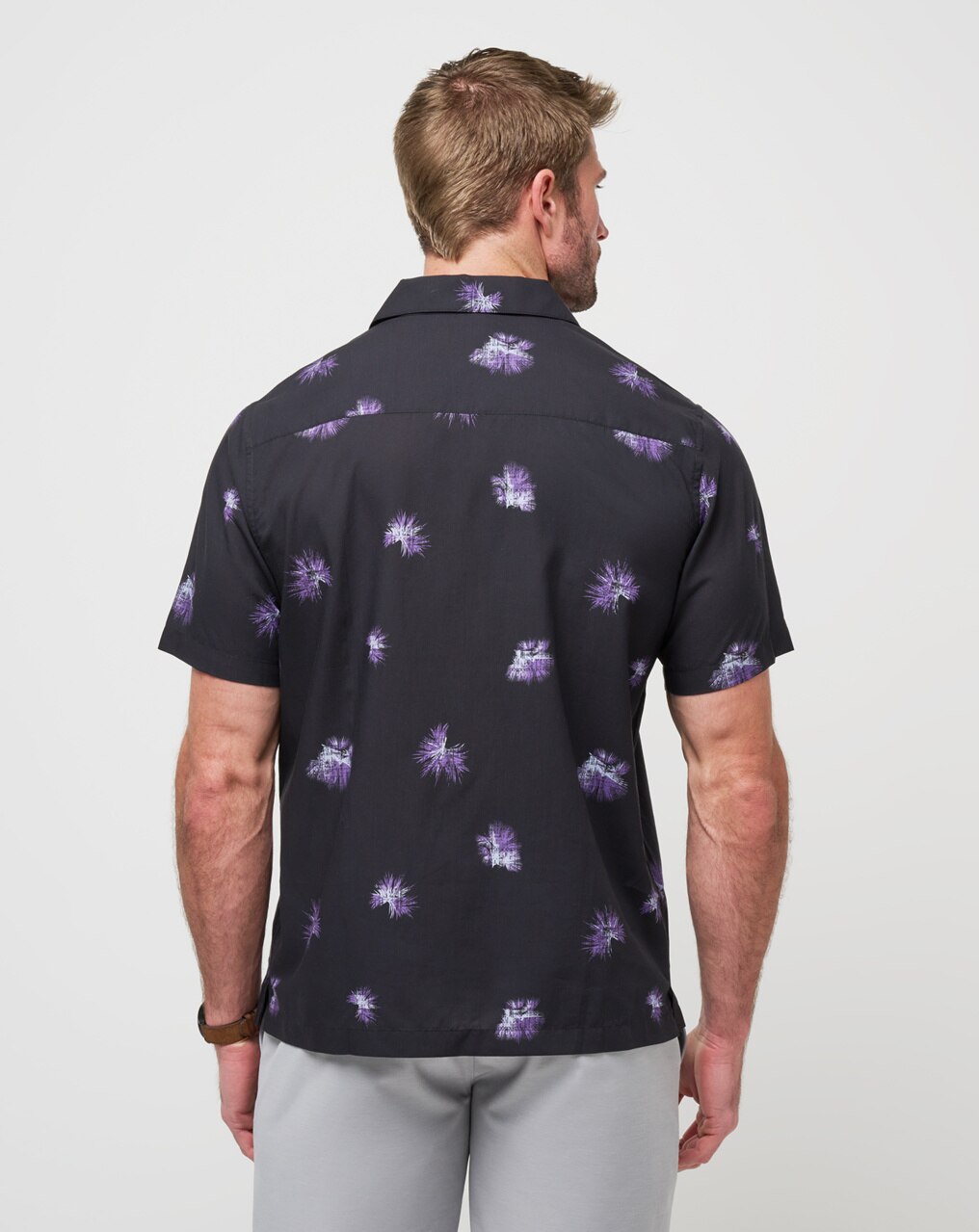 CASINO HOLIDAY BUTTON-UP 2