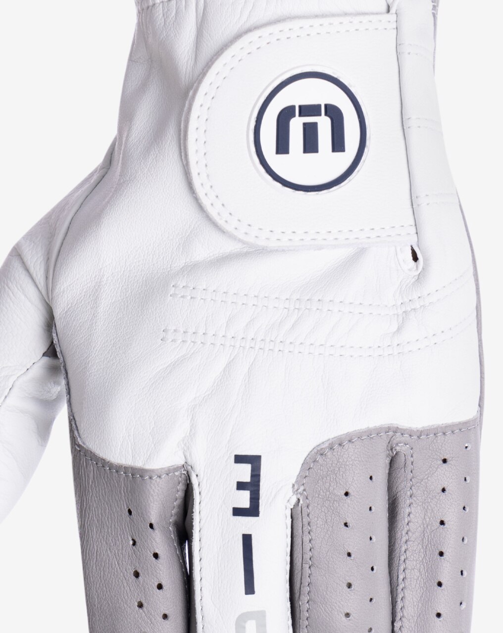 BETWEEN THE LINES 2.0 GOLF GLOVE 2